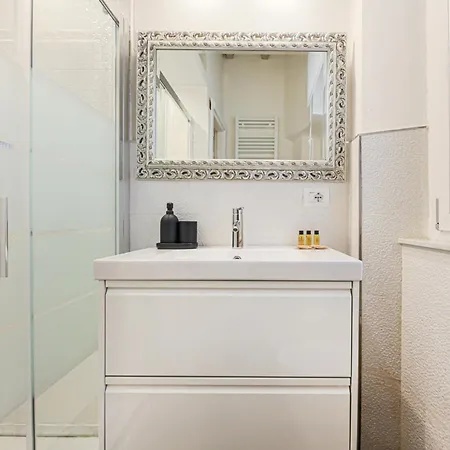 - Silver Glow Apartment Florence